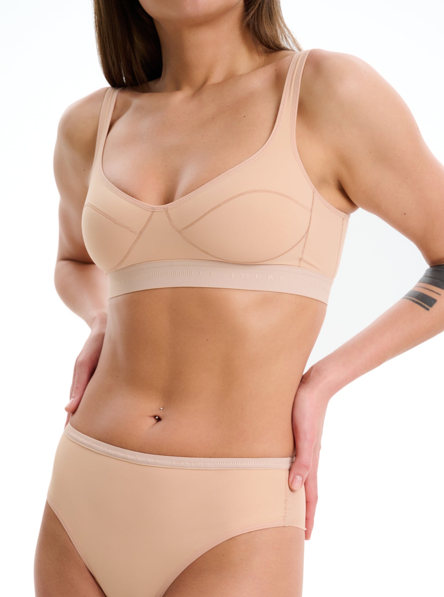 GABI SUPRIME — deep-cut smooth fit
