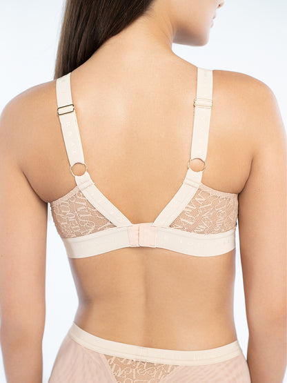 Carrie — Delicate Lace, Everyday Elegance