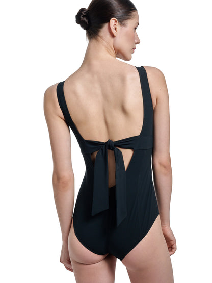Vivien swimsuit – Sculpting Fit with Signature Support